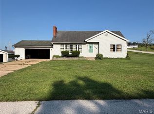 1246 Spring Dr, Herculaneum, MO 63048