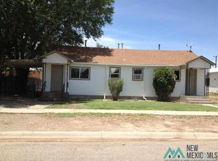 202 N Cambridge Ave, Hagerman, NM 88232