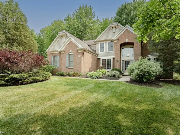 9537 Windsor Way, Twinsburg, OH 44087