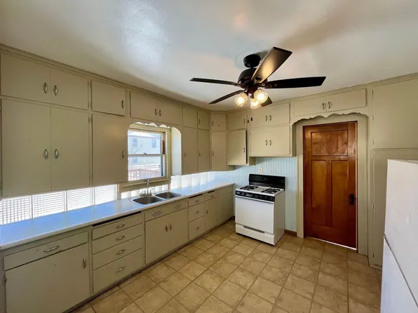 733 S 6th Ave, Wausau, WI 54401