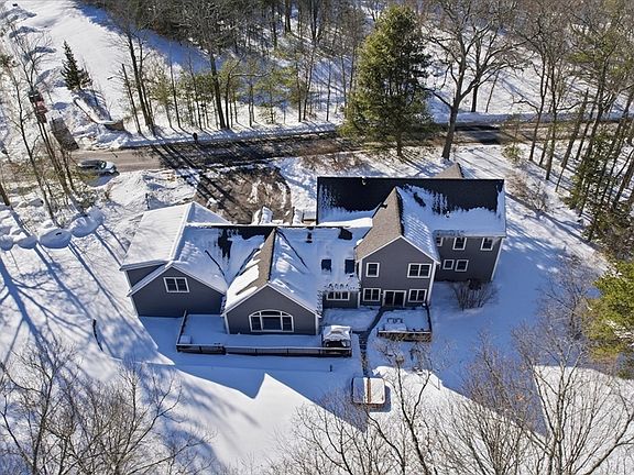 3rd image of 15 Gilson Rd