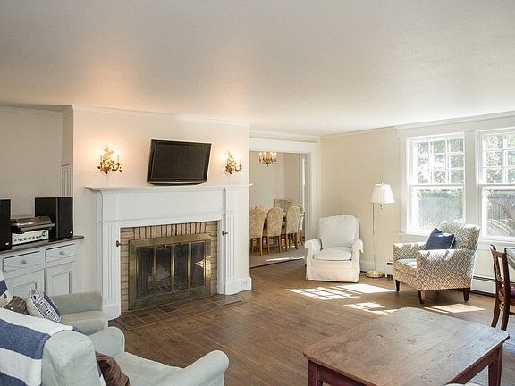 3rd image of 12 Dunemere Ln