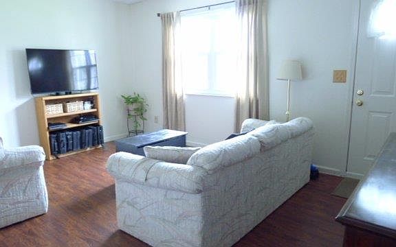 4th image of 5327 Chateau Way