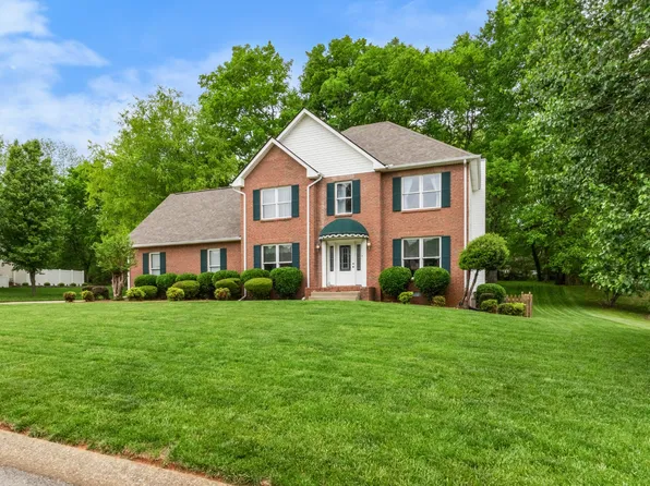 1820 Springs Inn Rd, Clarksville, TN 37043