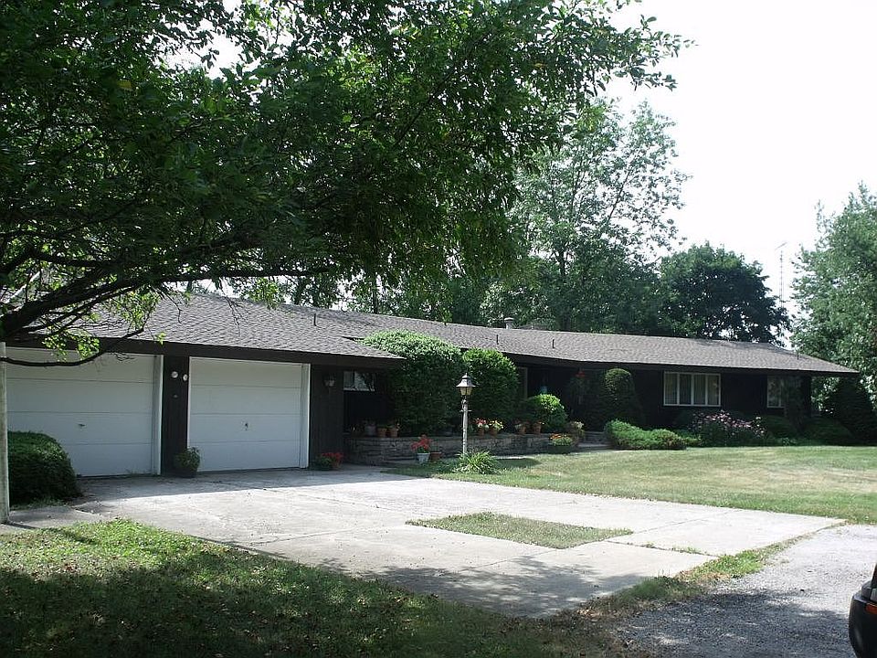 1st image of 315 E Lake Shore Dr