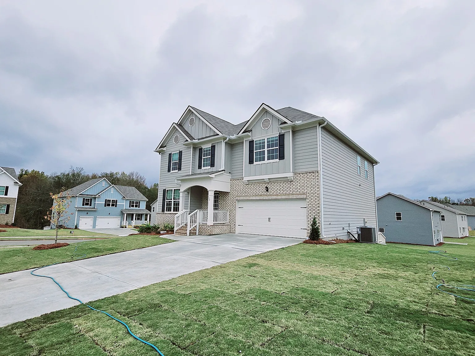 5 bed, 3209 sqft, $2,850 — Photo 3