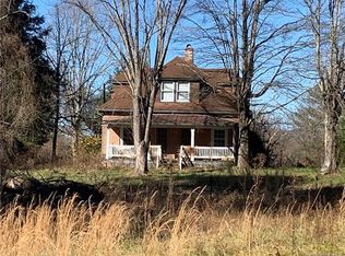 9 Orchard Park Rd, Flat Rock, NC 28731