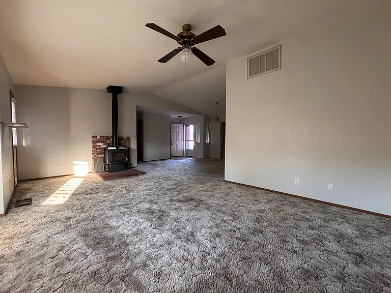 615 Shawn Way — Photo 12