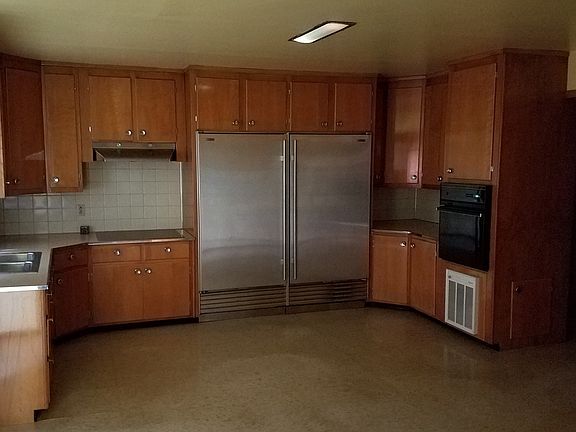3rd image of 706 N Raub Ave