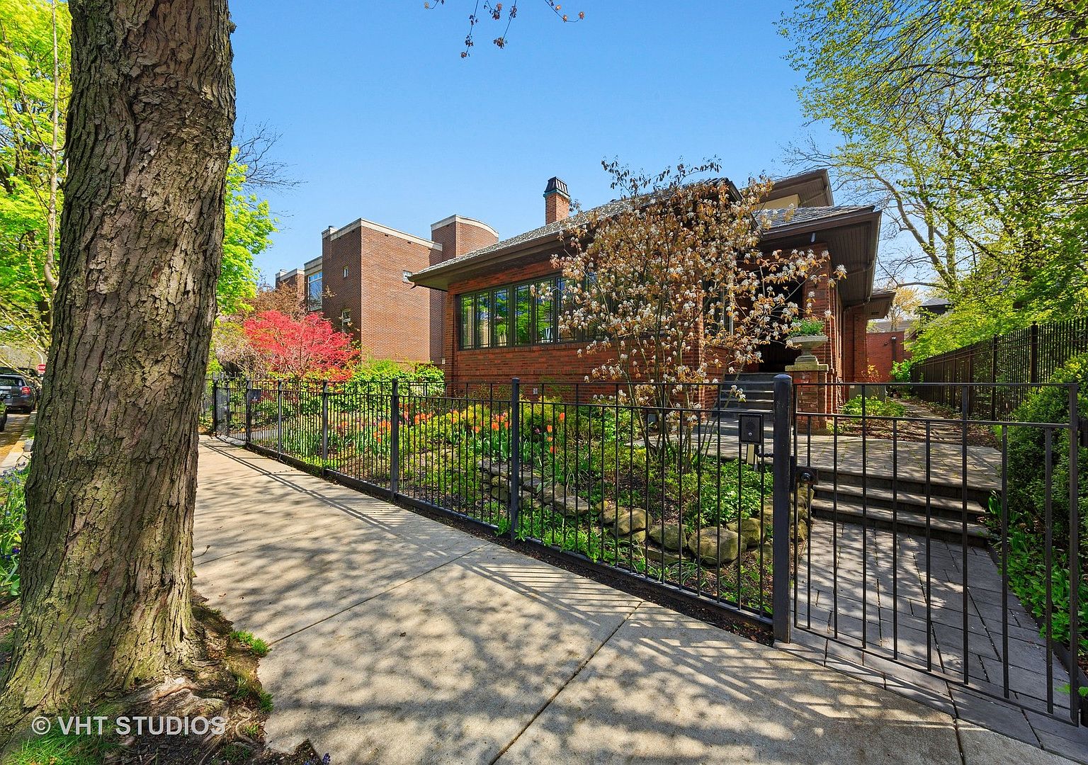 819 W Castlewood Ter, Chicago, IL 60640 Zillow