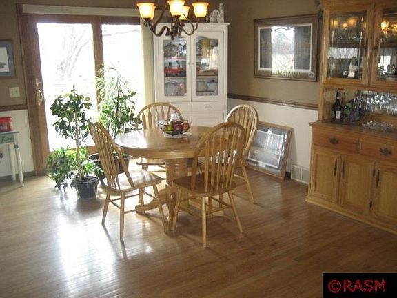 3rd image of 708 16th Ave NE
