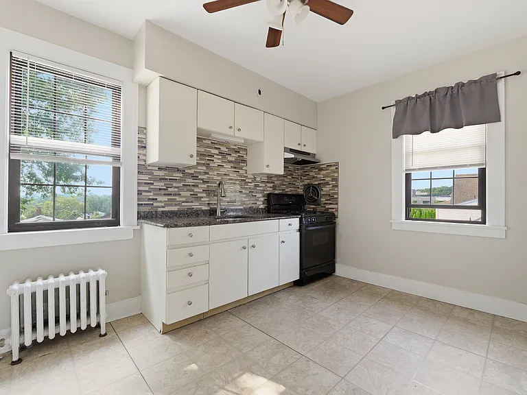 83 Hudson St #2 — Photo 4