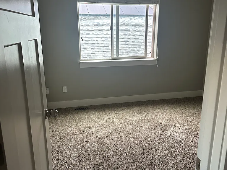 1226 Manzanita Dr — Photo 3