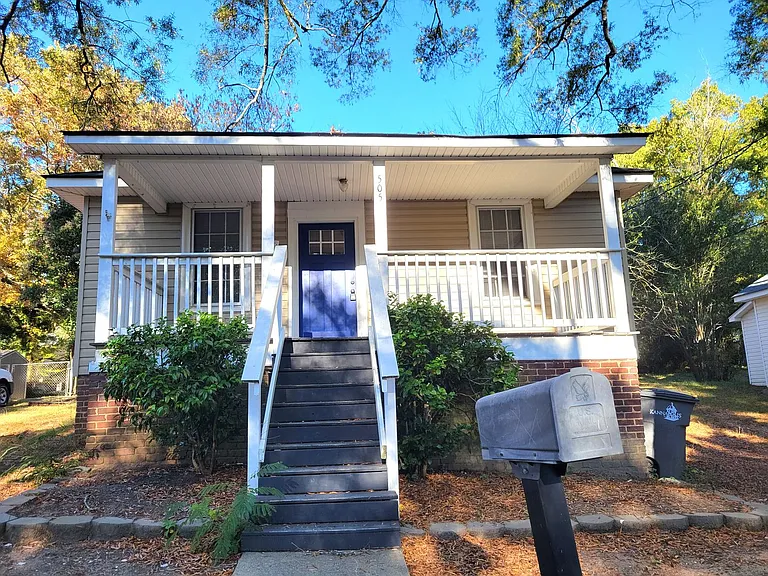 505 Ross Ave — Photo 2