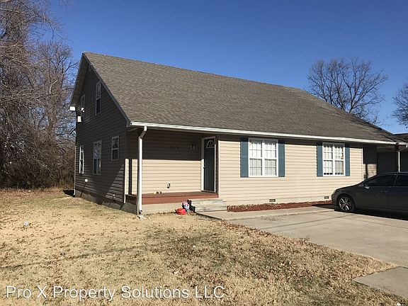 2nd image of 713 E Monroe St