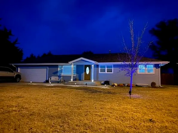 916 N 4th Ave, Hill City, KS 67642