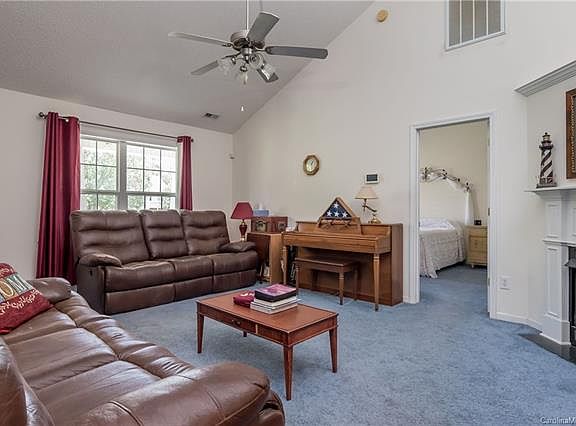 5th image of 622 Darrington Ct