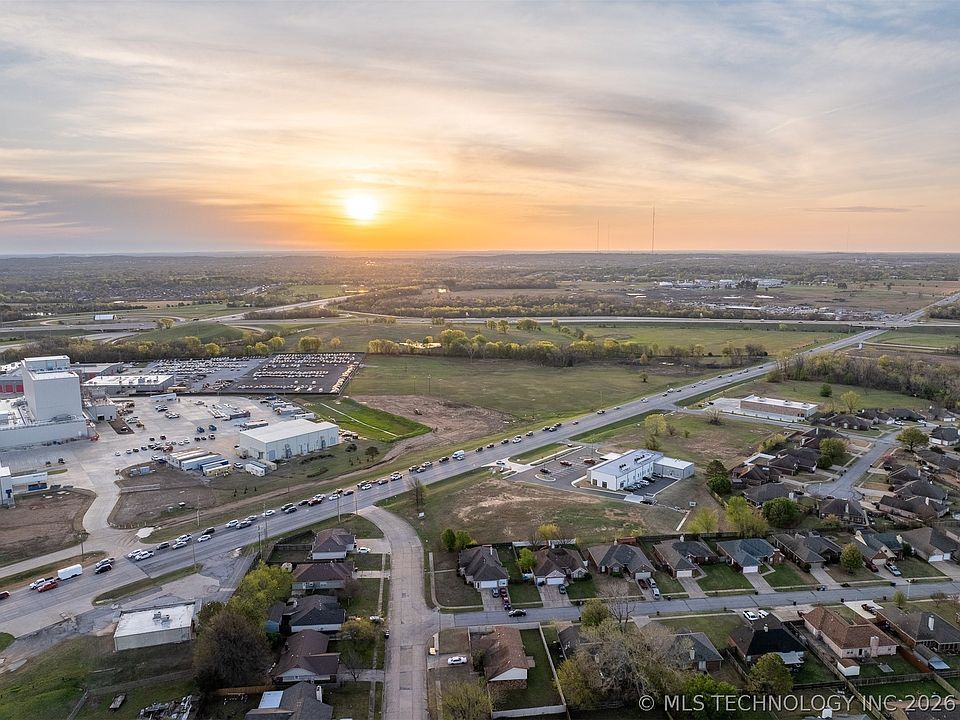 1st image of 1 E Highway 51