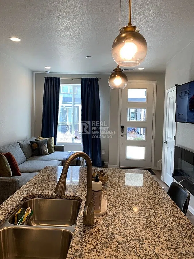 Contemporary Arvada Townhome — Photo 3