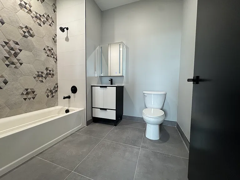 138 Mallory Ave #502 — Photo 7