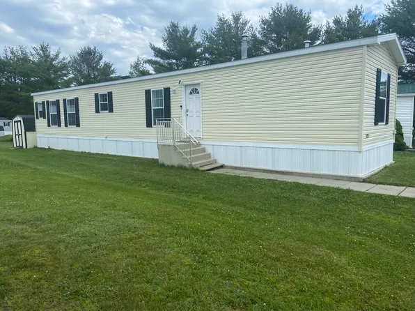 4 Parkview Lane, Lewiston, ME 04240