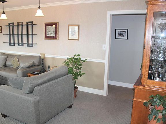 4th image of 62 Carone Dr