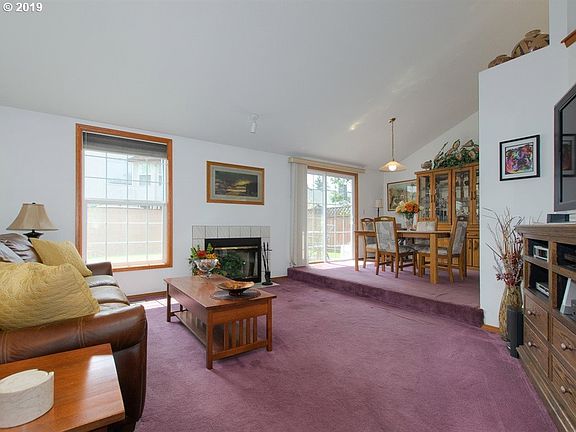5th image of 711 NE Countryside Dr
