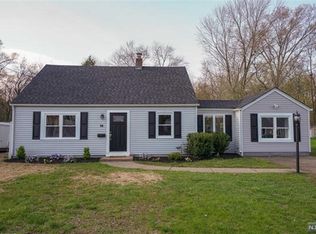 14 Romondt Rd, Pompton Plains, NJ 07444