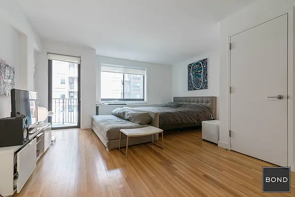 Rented by Bond New York | media 17