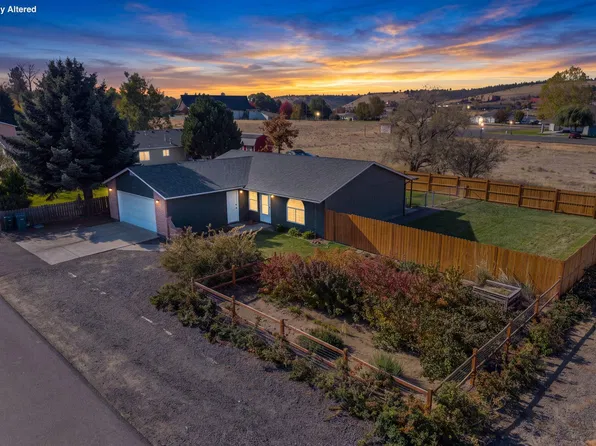 786 NE Lakeside Dr, Madras, OR 97741