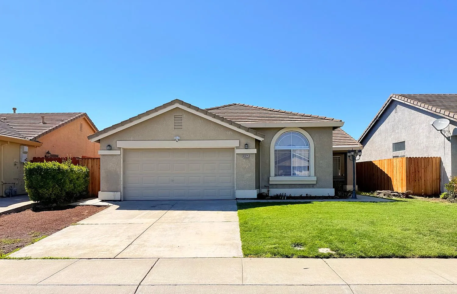 4929 Miramare Ln photo 1