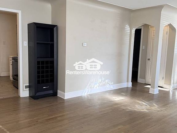 5th image of 3315 E 31st Ave