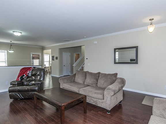 4th image of 118 Balsam Cir