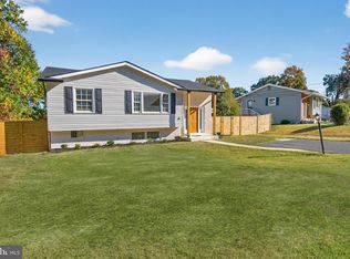 8915 Sylvania St, Lorton, VA 22079