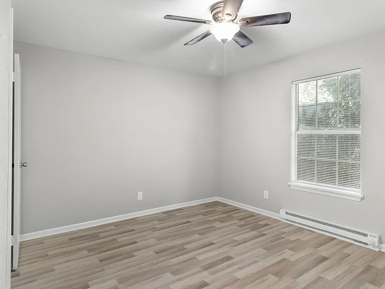 1129 Green St #8 — Photo 14