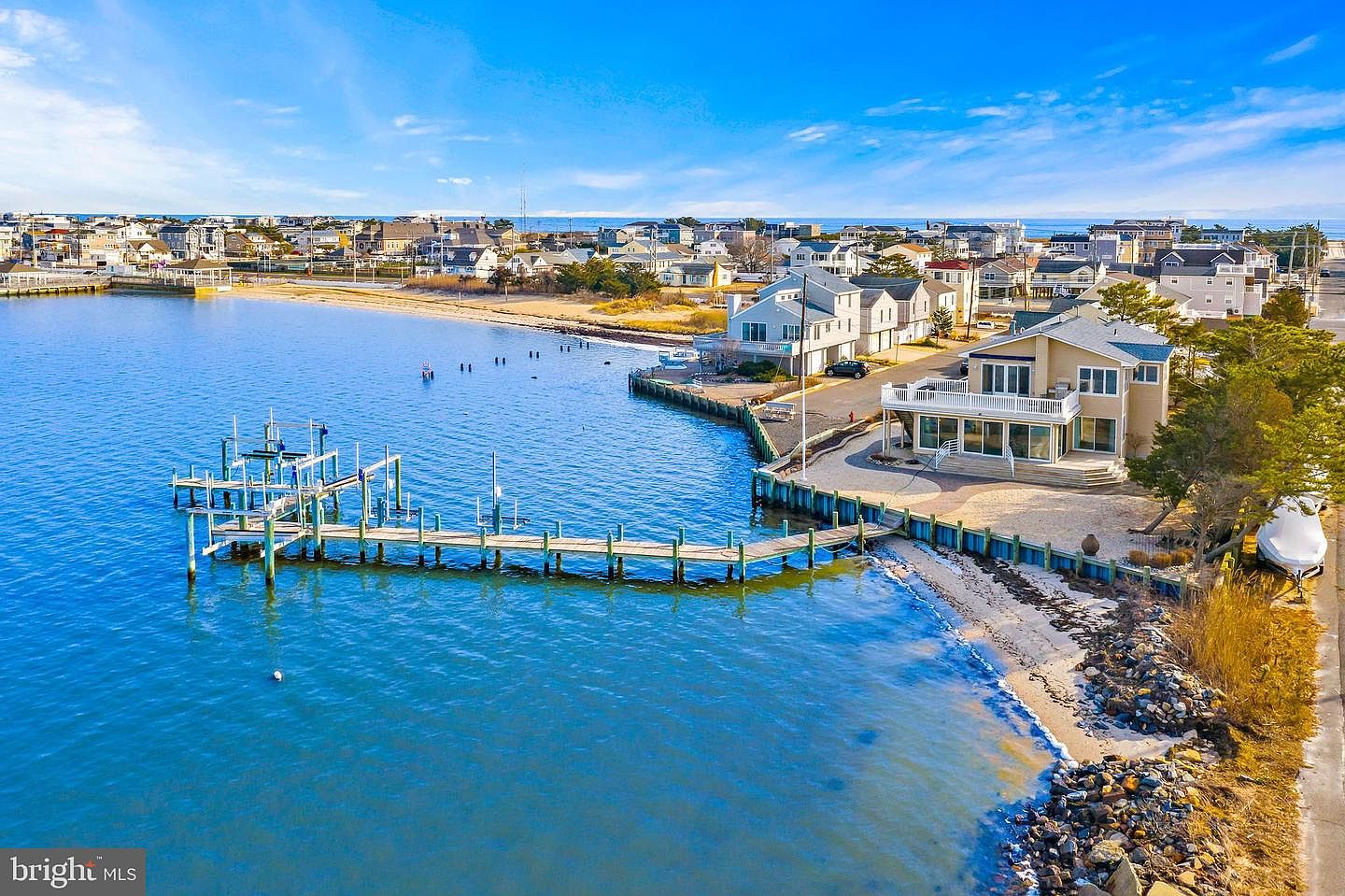 Neighborhood ×Browns Beach Beautiful 4 BR 3 BA, sleeps 16, 1 block to Beach, golf cart