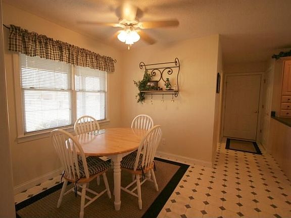 5th image of 1381 N Hayland Dr