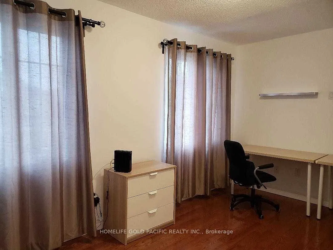 4 bed, $3,850 — Photo 2