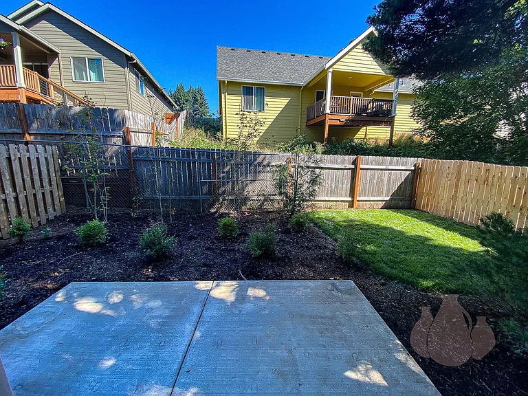 360 NW Willamina Dr — Photo 14