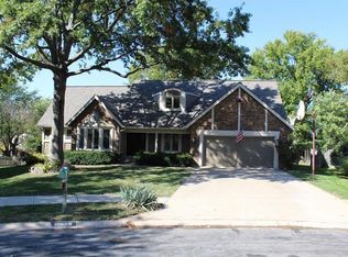 10668 Walmer Ln, Overland Park, KS 66212