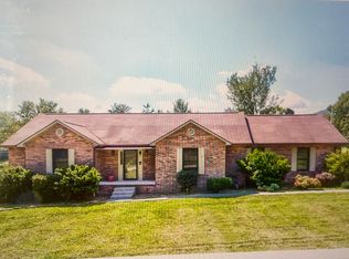 125 Foothills Cir, La Follette, TN 37766
