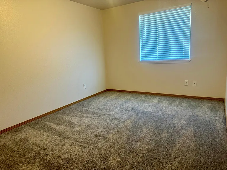 Village Glen Apartments — Photo 19