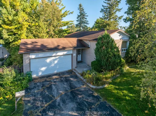 16 Gold Cres, Russell, ON K4R 1B4