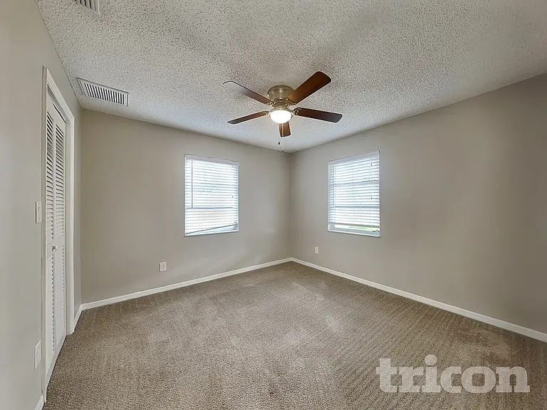 1009 Jamaica Way — Photo 12