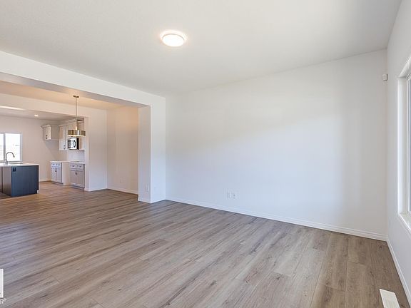 5th image of 219 Wattle Rd