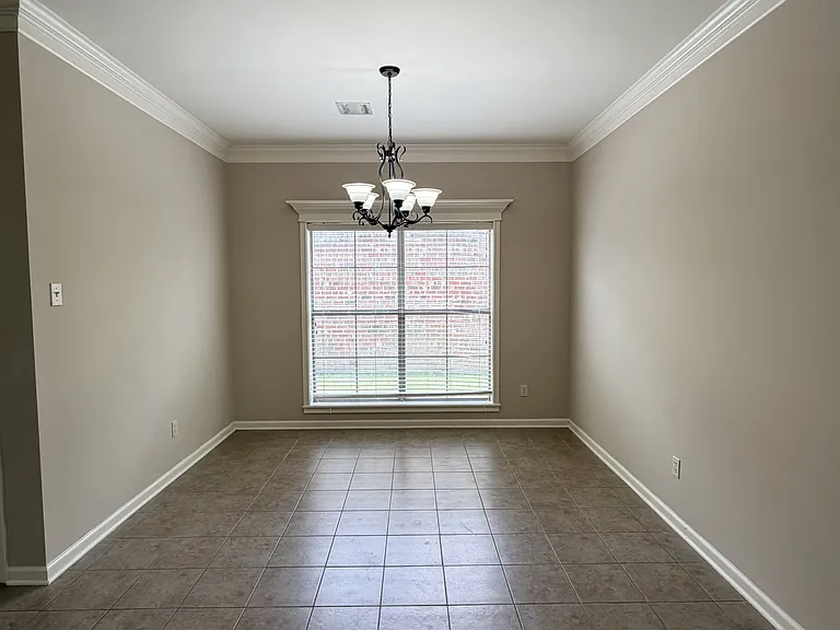 124 Saint Fabian Dr — Photo 3