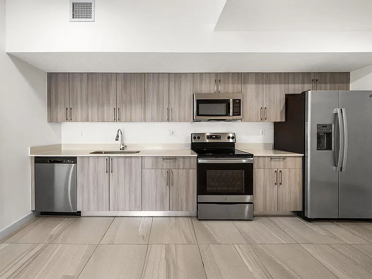 Vista Lago Apartments — Photo 15