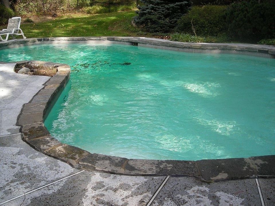 Sparkling in ground pool