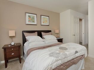 11 Avalon Dr APT 1, Marlborough, MA 01752