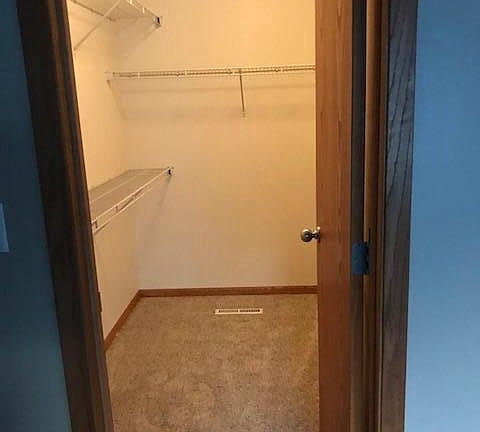 walk-in-closet